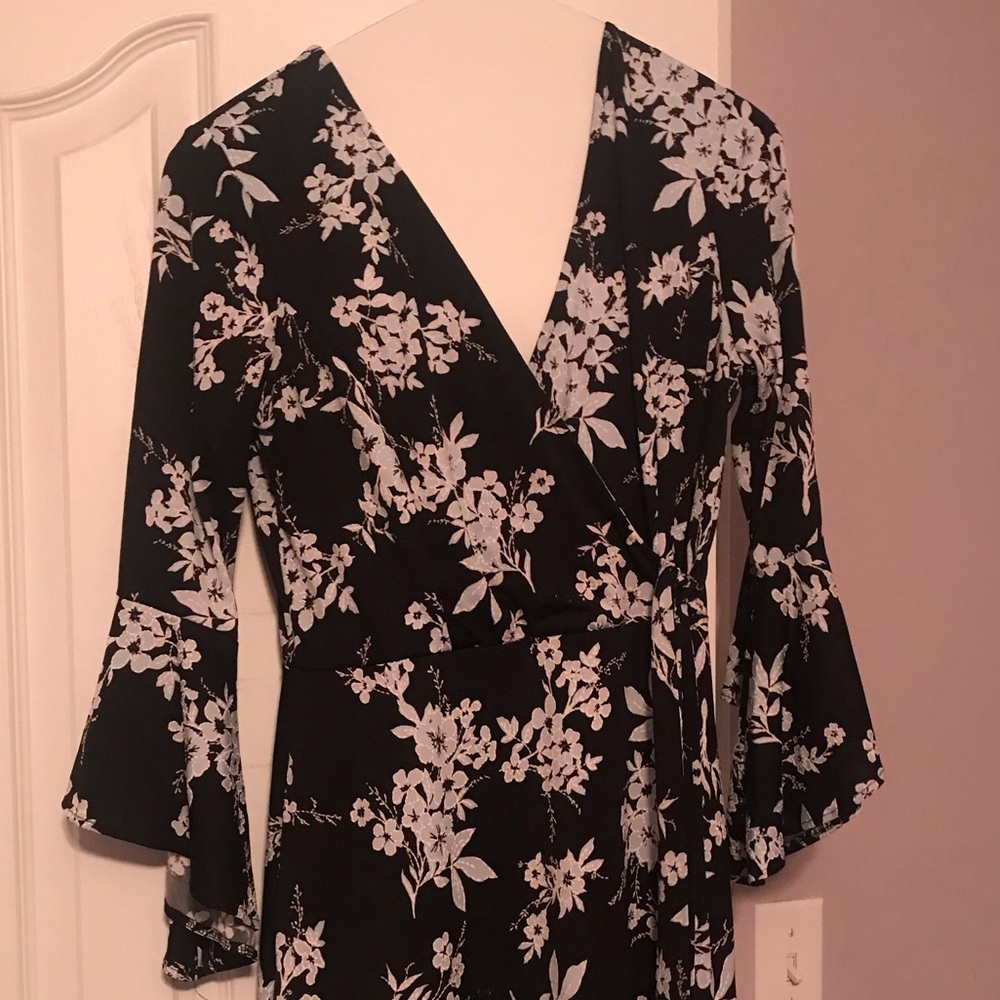 Emma & Michelle Knee Length Dress